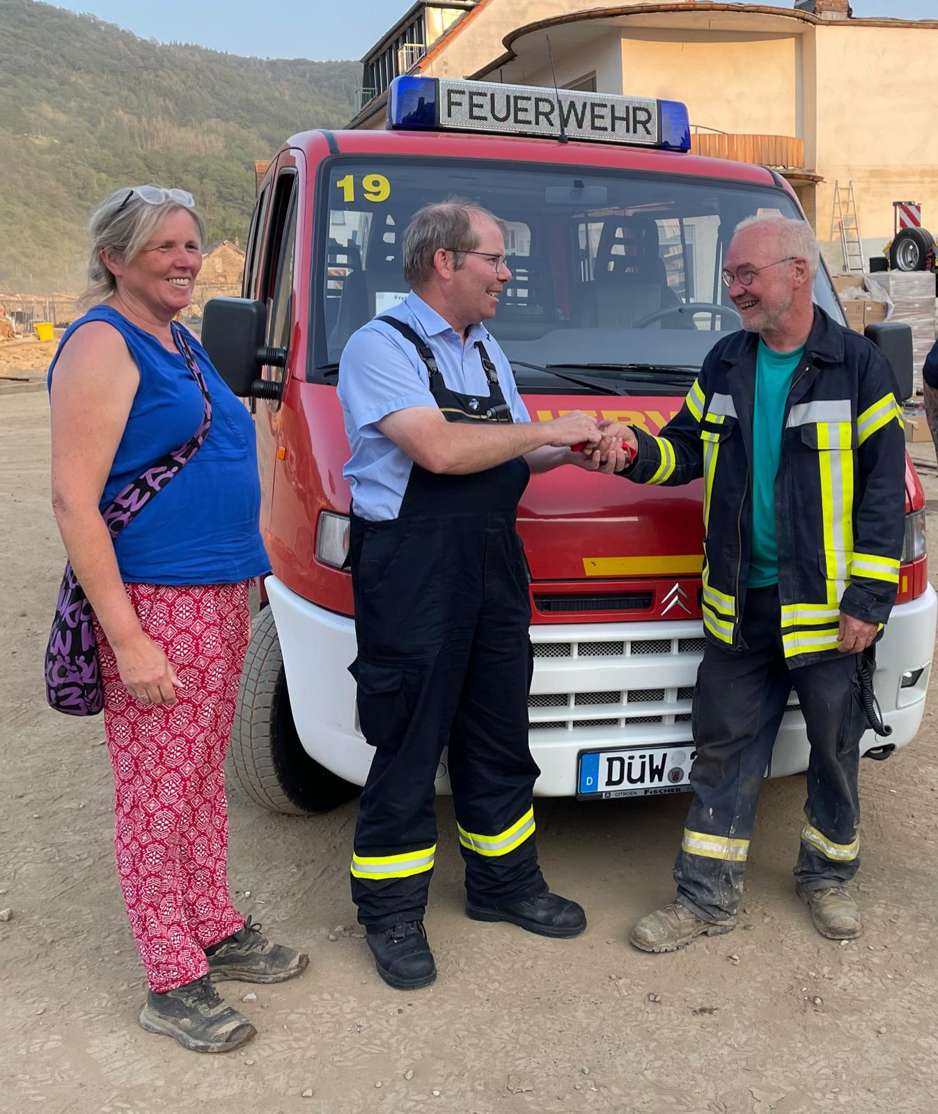 Feuerwehr VG Freinsheim spendet MTF für Feuerwehr der Hochwassergemeinde Kreuzberg